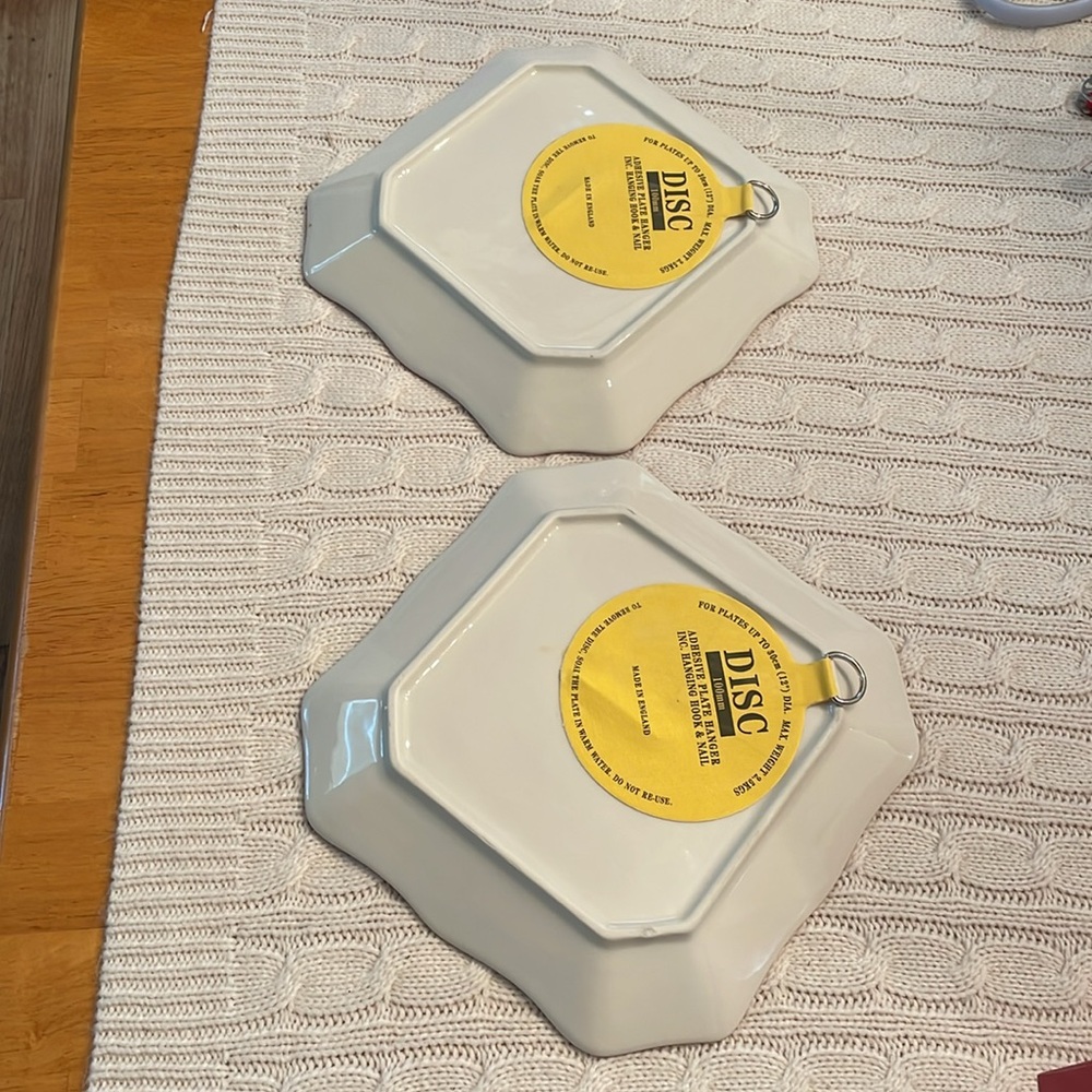 2 Red Leaf square dessert plates w/ wall hanger on back.  1.25” off wall 8.5” - Picture 6 of 8